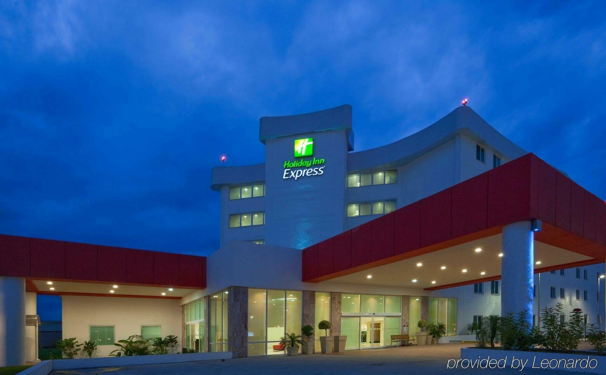 Holiday Inn Express Tapachula By Ihg Экстерьер фото
